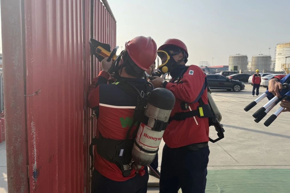 亞通石(shi)化2024年度“119”消防(fang)日安全技能(neng)比武活動圓(yuan)滿落幕